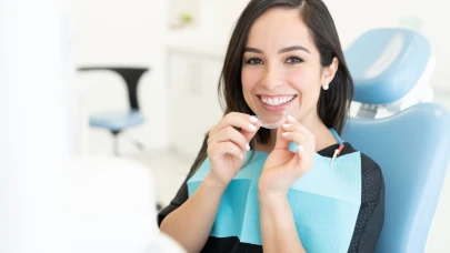 İnvisalign Şeffaf Plak Fiyatları Ne Kadar?